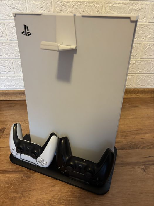 Playstation 5, 2 controllere, 825gb + jocuri bonus