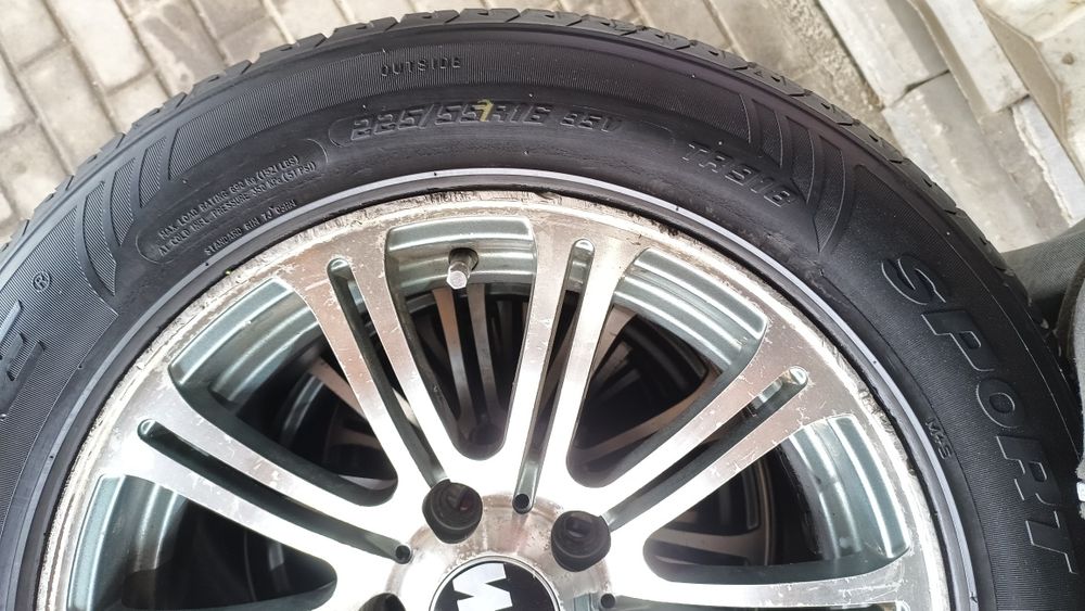 Диски BMW с резиной TRIANGLE 225/55R16.