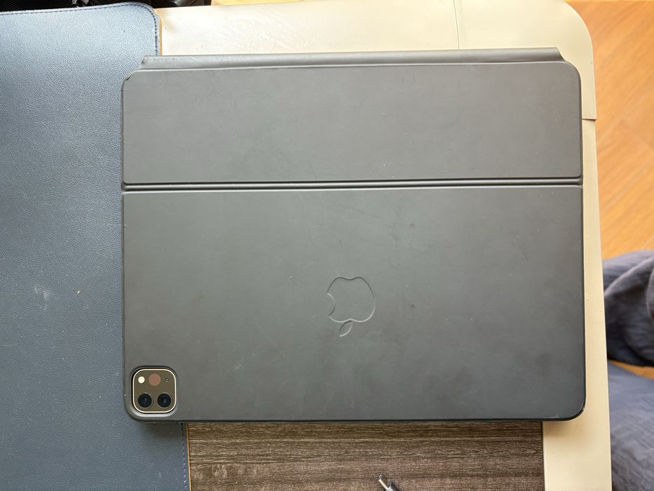 Ipad pro 12.9, M2, 6 gen, 128Gb + 5G + Magic Keyboard