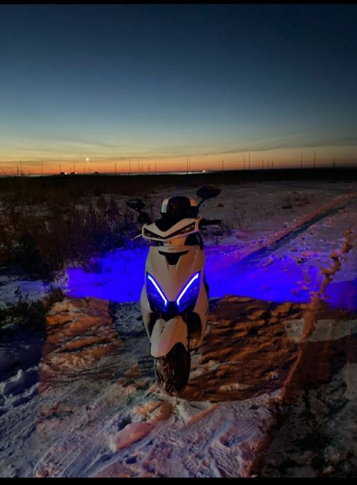 Продам скутер 8м 125сс ,торг имеется, состояние как на фото