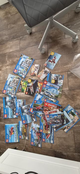 Vand lego la kg cu toate cartile