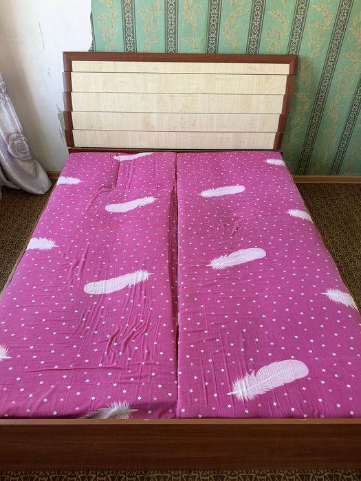 Кровать тумба зеркало