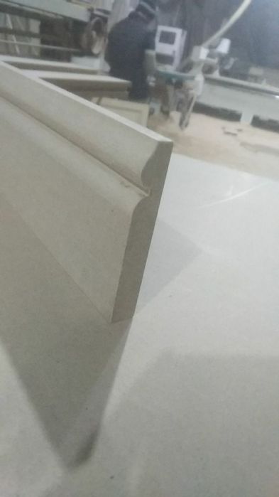 Plintus zakaz boyicha yasab beramiz MDF dan