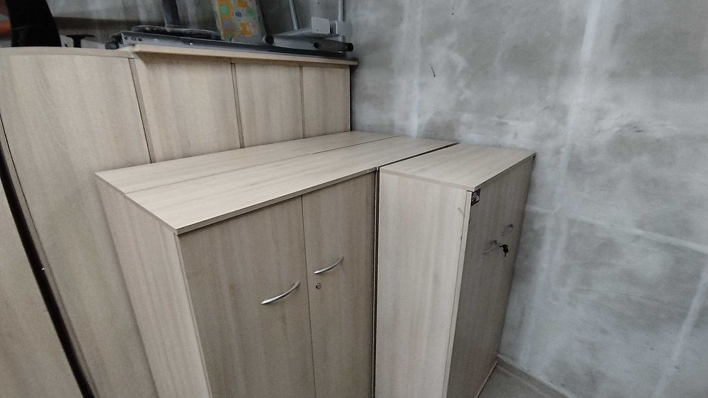 Офис шкаф - двукрил гардероб с рафтове 80/142/40 - 4 рафта