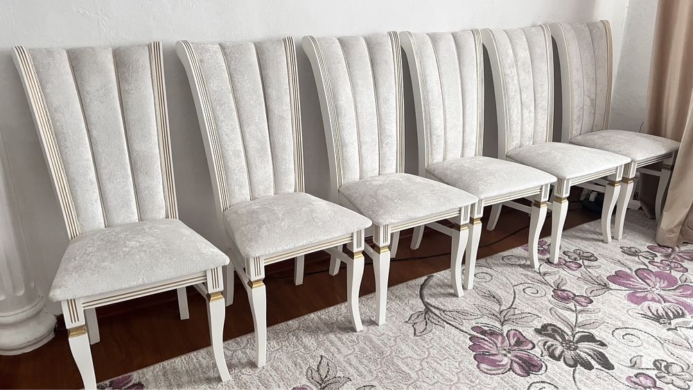 Стулья гостинные