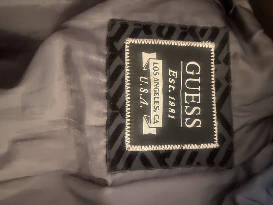 Guess jacet яке гъес