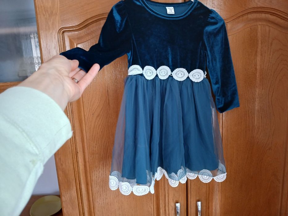 Rochita fetita catifea turcoaz aproape nouă
