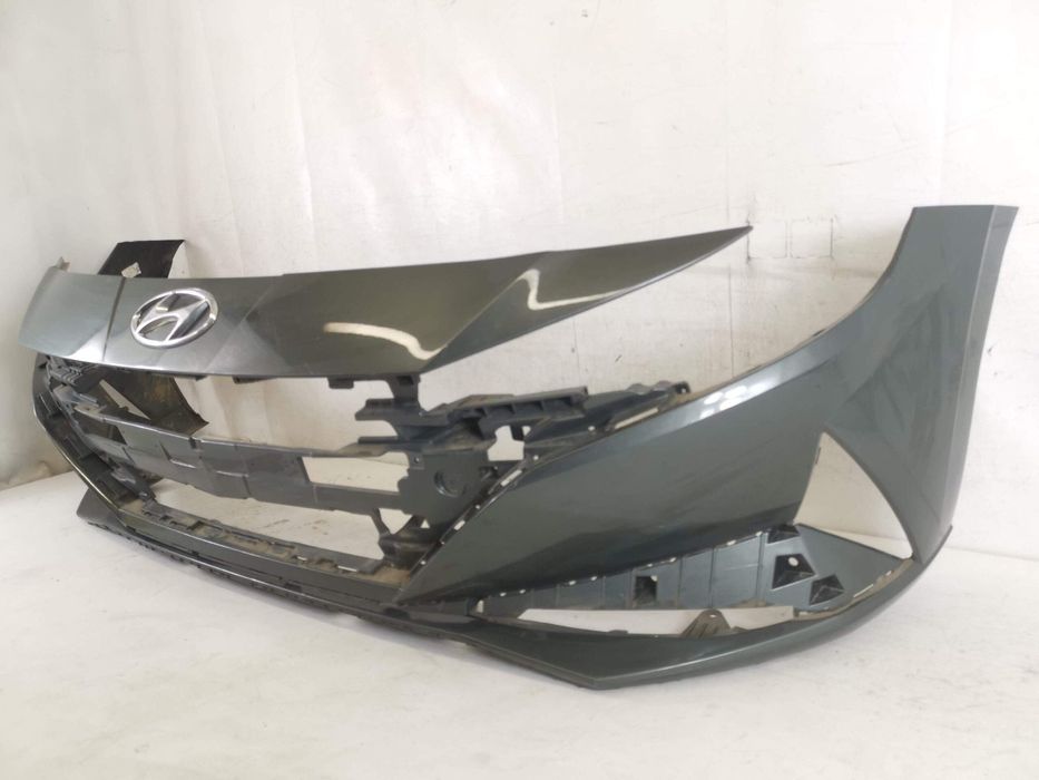 Предна броня Хюндай Еланта / Hyundai Elantra CN7 Оригинална В Добро Съ