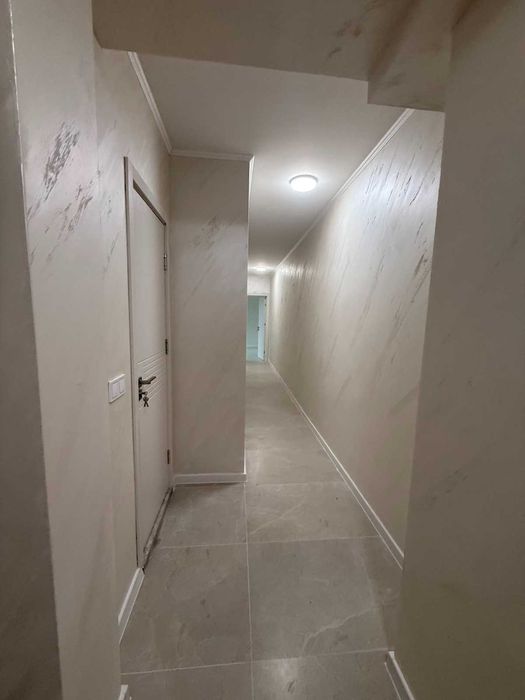 Продава се Тристаен апартамент в Варна, Възраждане 3 - 108 кв.м за 638 €/кв.м - Снимка #3