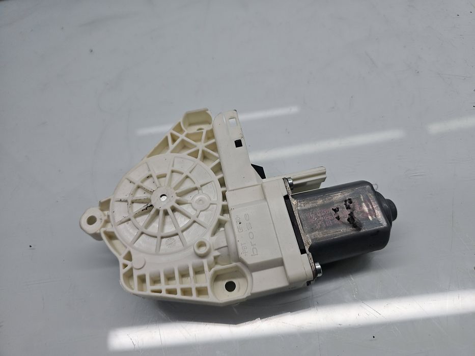 Motoras geam stanga spate AUDI A6 (4G2, C7) [Fabr 2012-2017] 8K0959811