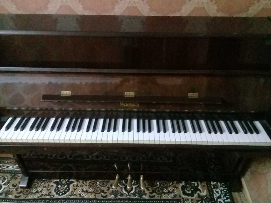 Пианино Weinbach. Есть пасспорт