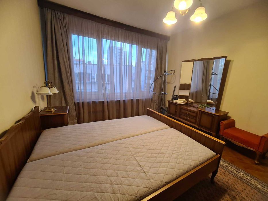 Дава се под наем Тристаен апартамент в София, Изток - 110 кв.м за 797.64 € - Снимка #3