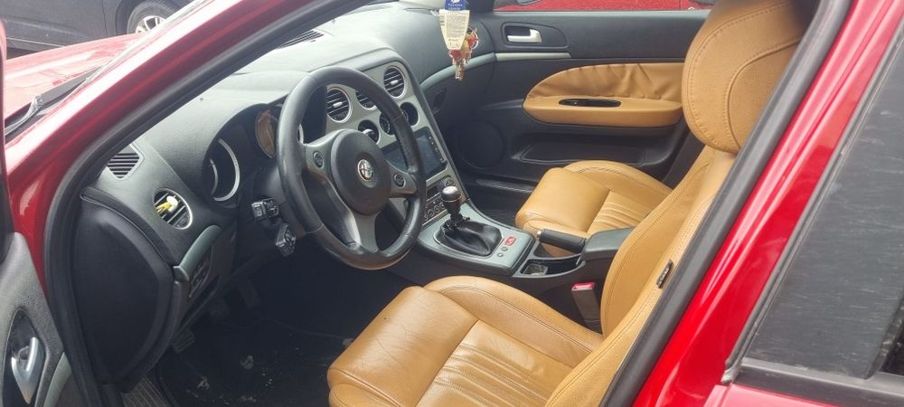 Vând Alfa Romeo 159