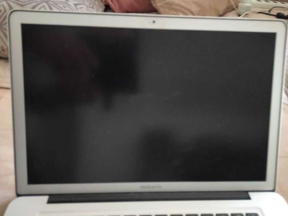 Vând ansamblu complet display (capac + ecran) pentru MacBook Pro 15 inch A1286