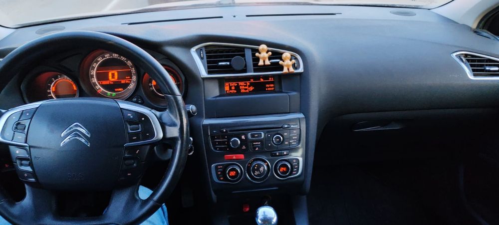 Vând Citroen C4 2011