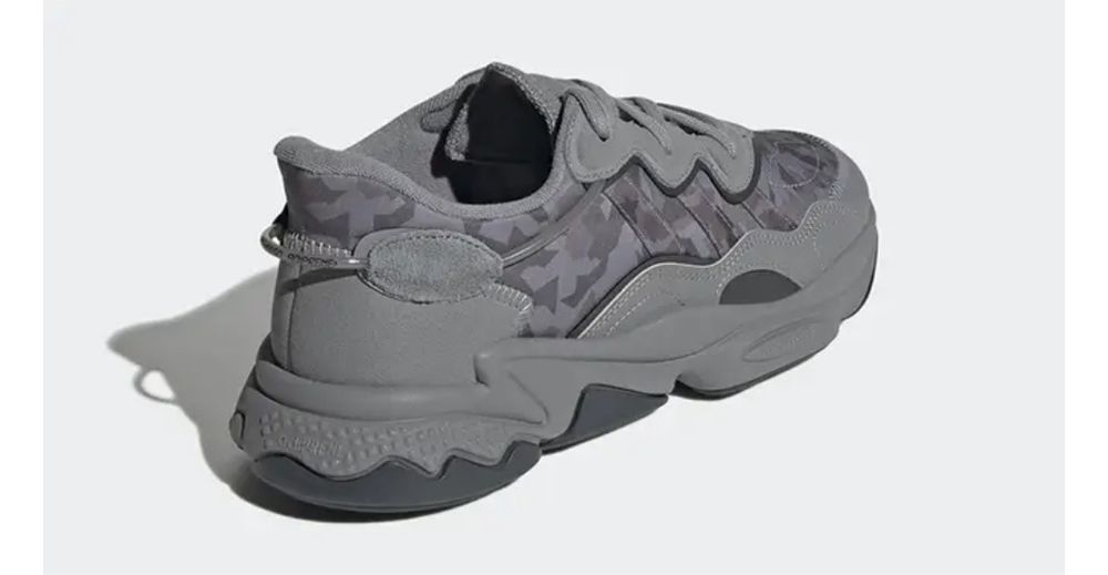 Adidas ozweego 41 1/3 (41)  originali noi
