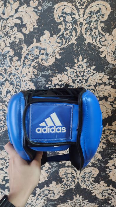 Продам срочно боксерский шлем Adidas