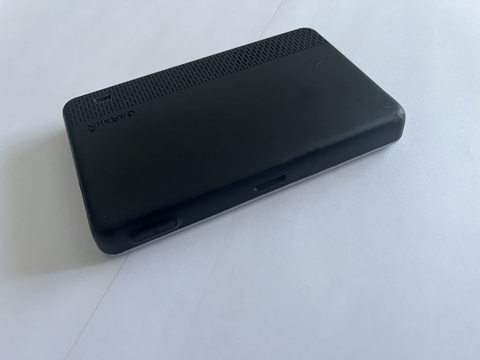 GPS Garmin nüvi 1350 - Ecran 4.3", Subțire și Fiabil