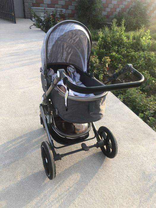 Продам коляску в хорошем состояние