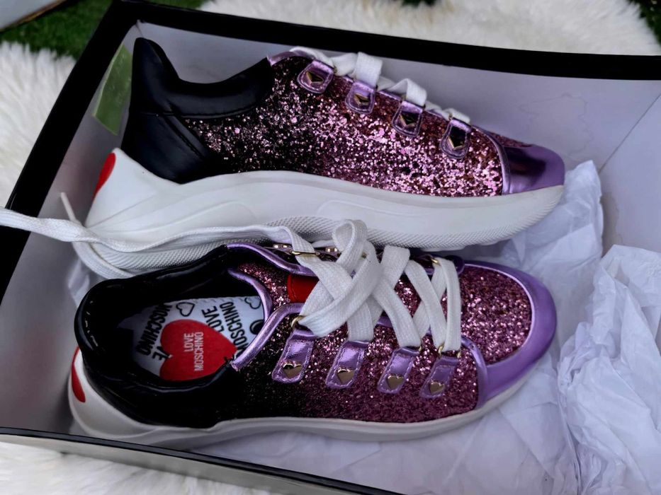 Love Moschino оригинални дамски сникърси нови 38 номер