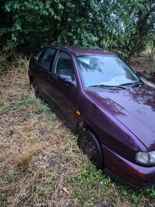 Vând 2 masini pentru rabla