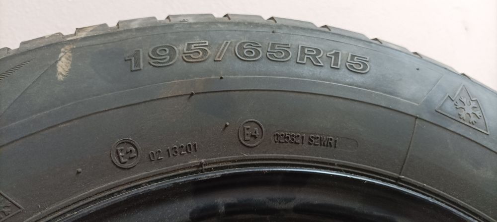 Зимна гума с джанта 195/65 R15