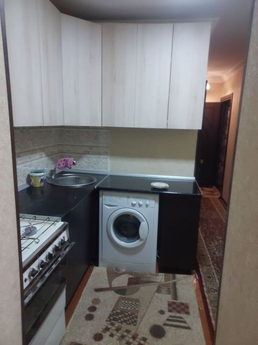 1 комнатная (балкон2х6) шароити билан 9 микрорайонда