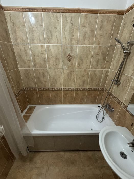 Продается 2-комнатная квартира в центре