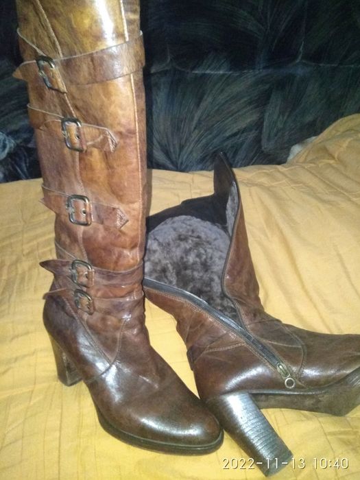Сапоги женские б/у. Теплые . Кожа , мех  натуральный.