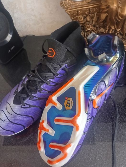 Продаются бутсы Найк оригинал, размер 38