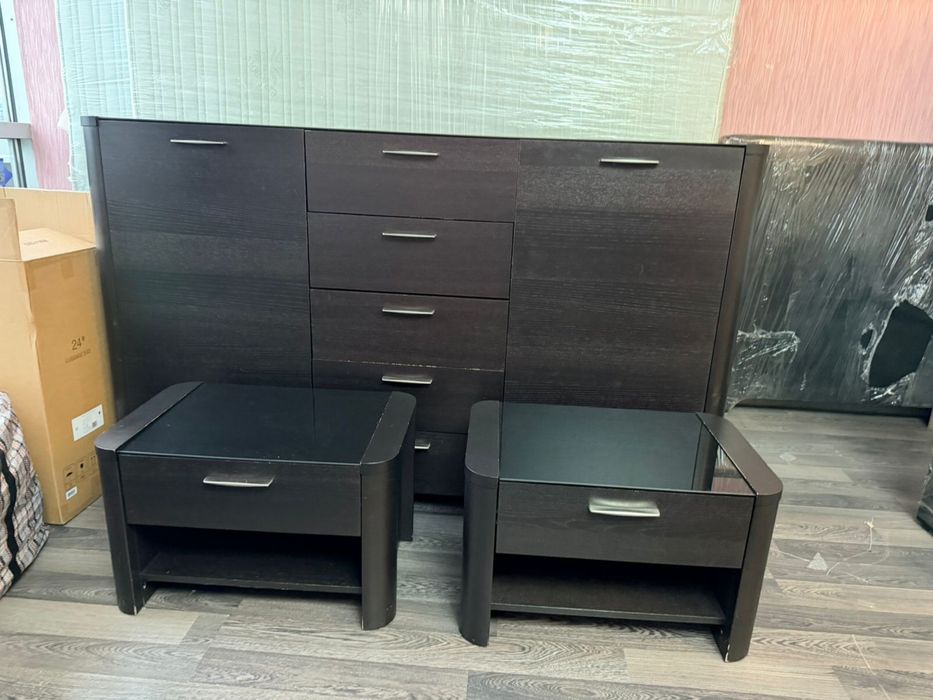 Продам комод с тумбочками