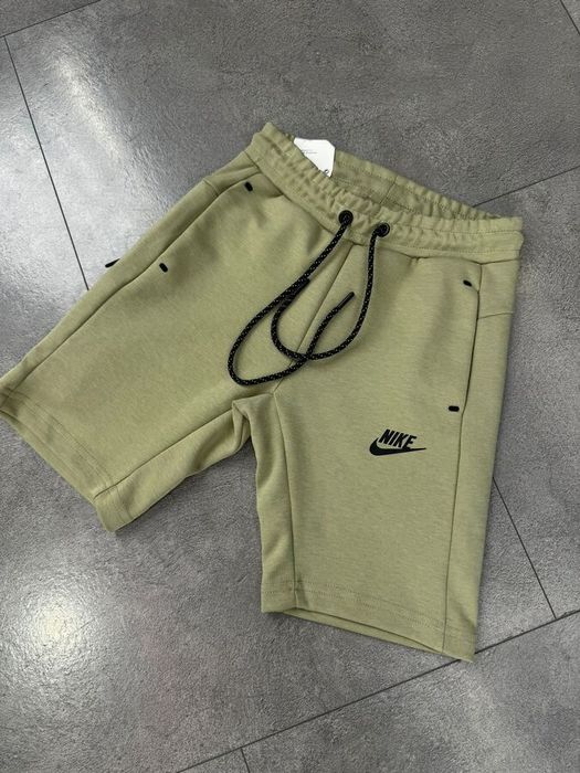Детски тениски и къси панталони Nike Tech, от 10г до 17г