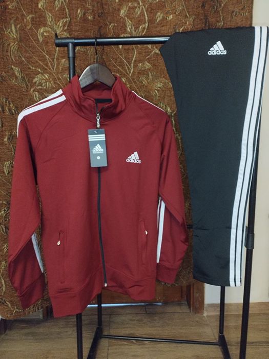 Спортен екип на Adidas
