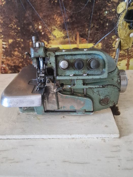 Продам оверлок японский, ножной