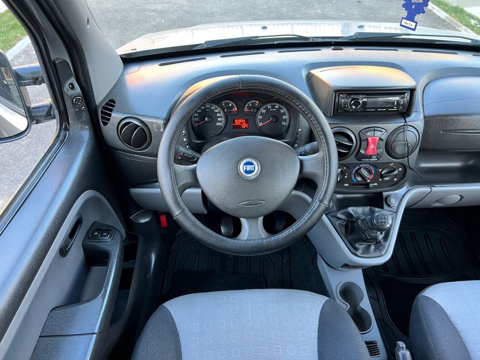 Fiat Doblo 7 locuri 1.4 benzina UNIC PROPIETAR  de noua  mcv