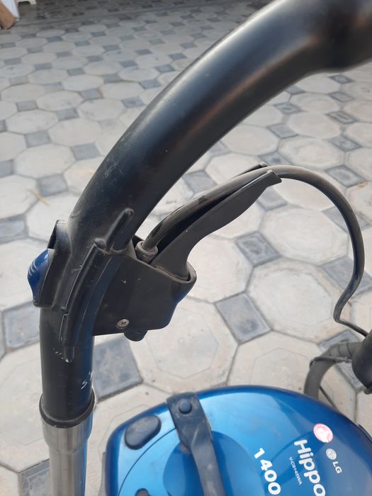 Моющий пылесос LG