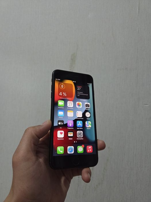Продам iPhone 7+