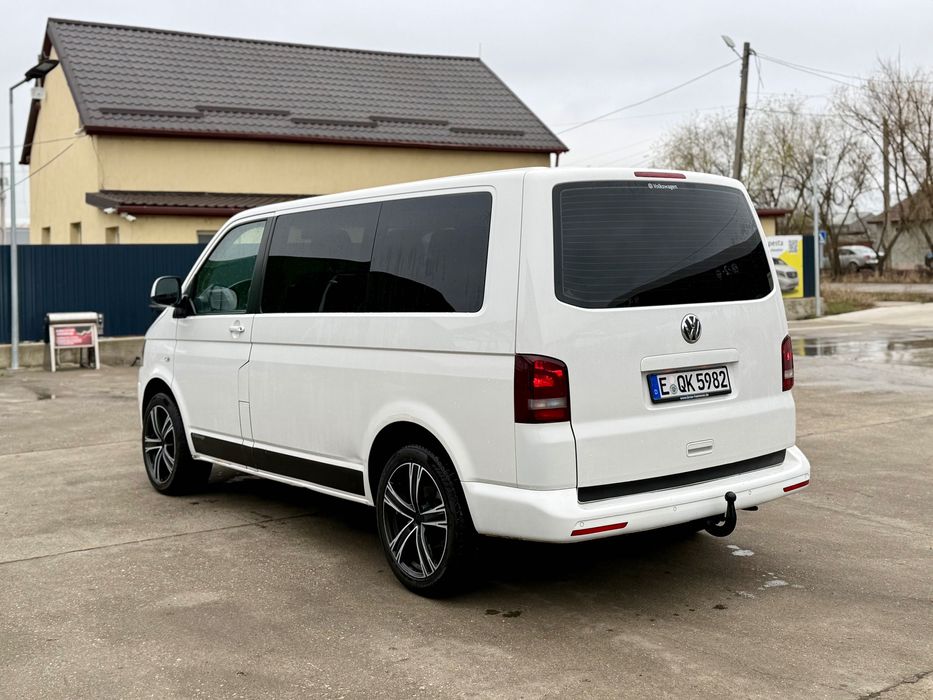 Volkswagen T5 Transporter 9 Locuri 2013