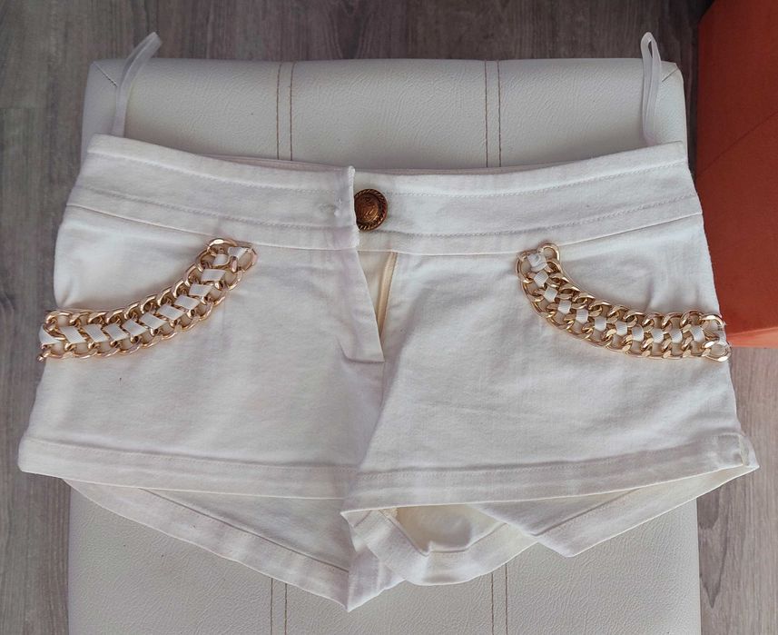 Дънкови гащеризони тип пола и къси гащи