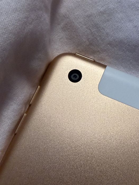 iPad 10.2" (2020) 8th Gen Cellular, vine inclus cu cablu de la istyle și husă pentru Pencil