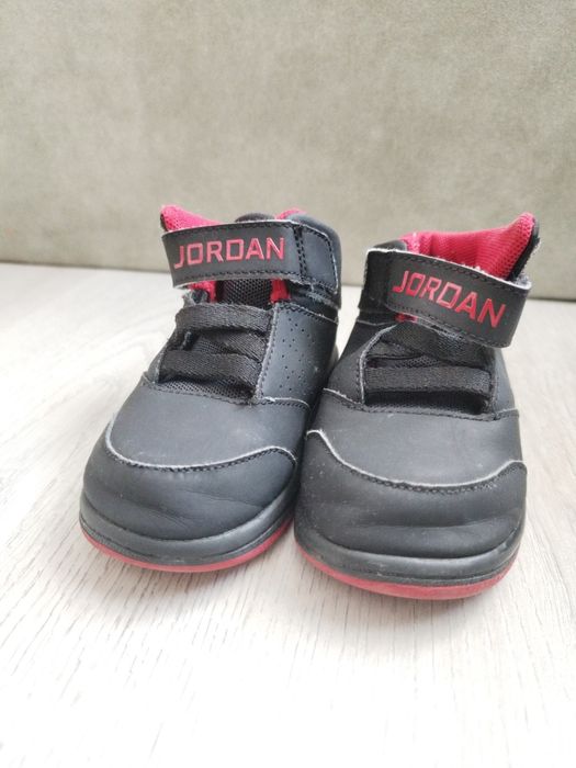 Vând încălțăminte băiat