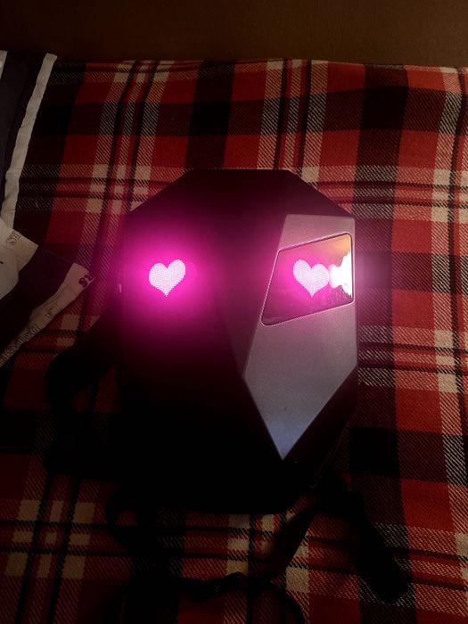 Продам рюкзак противоударный  с экранами.