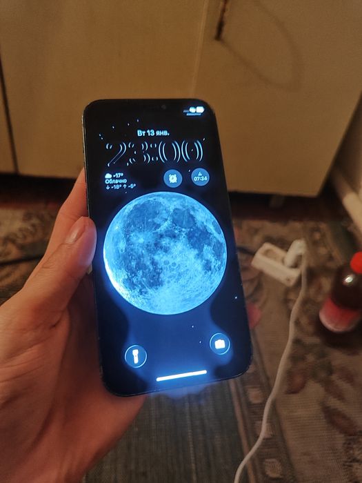 Продам iPhone 12