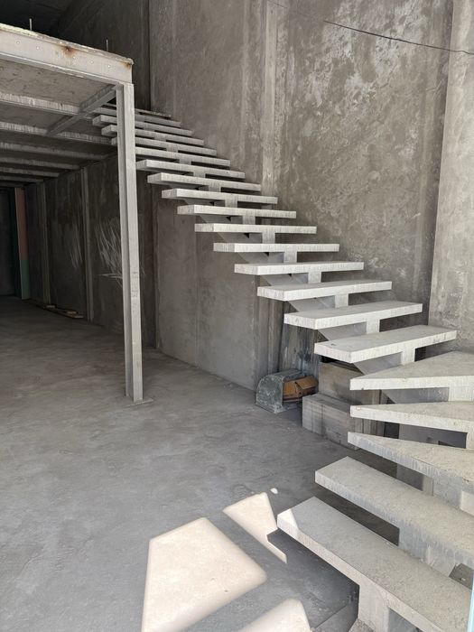 Коммерческое помещение 173 м², ТРК «Seoul Mun», у входа.