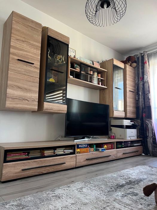 Vand mobila living