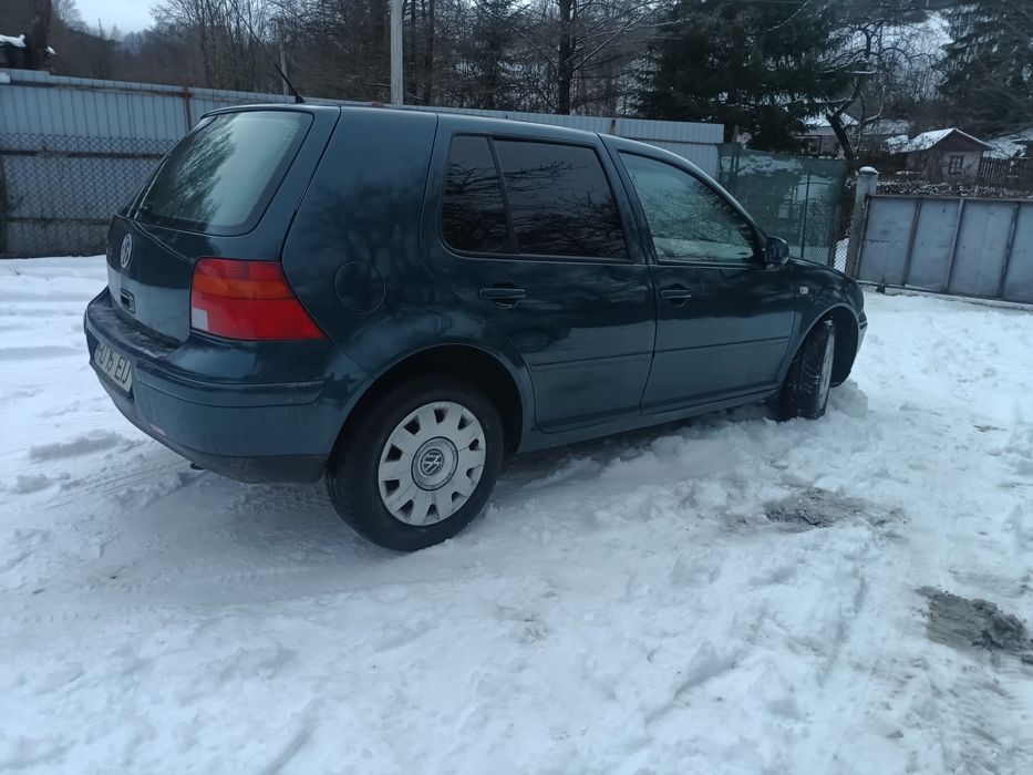 Vând    Golf    4