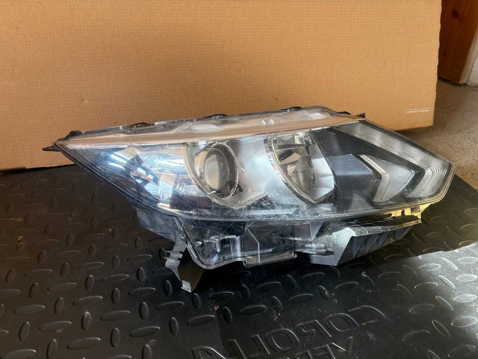 Десен фар за Nissan Quashqai 2014-2017