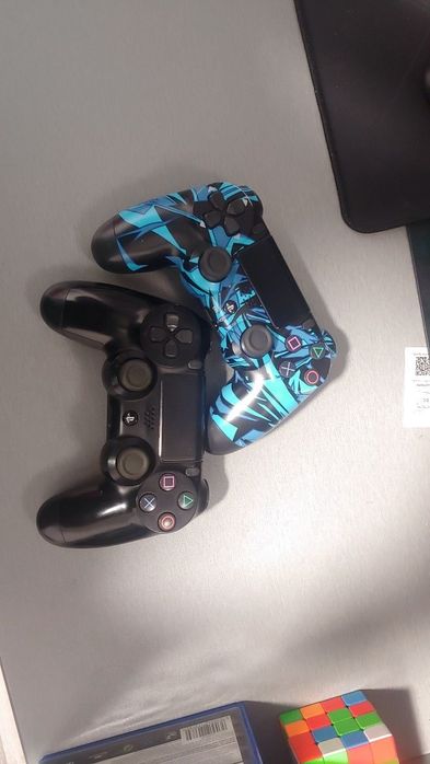 PS4 Slim 500 GB + 2 джойстика