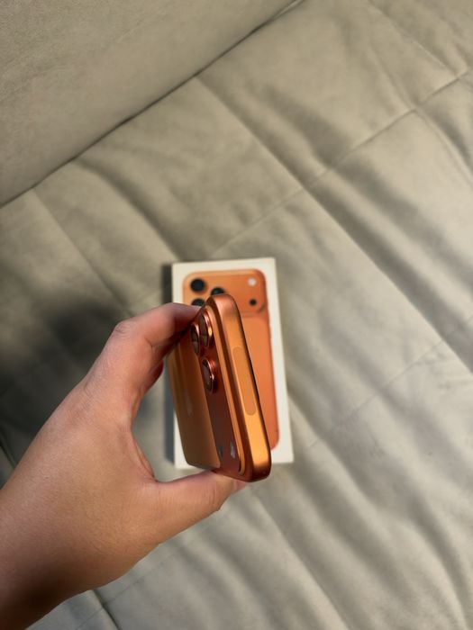 Iphone 17 pro max на гарантии акб 100