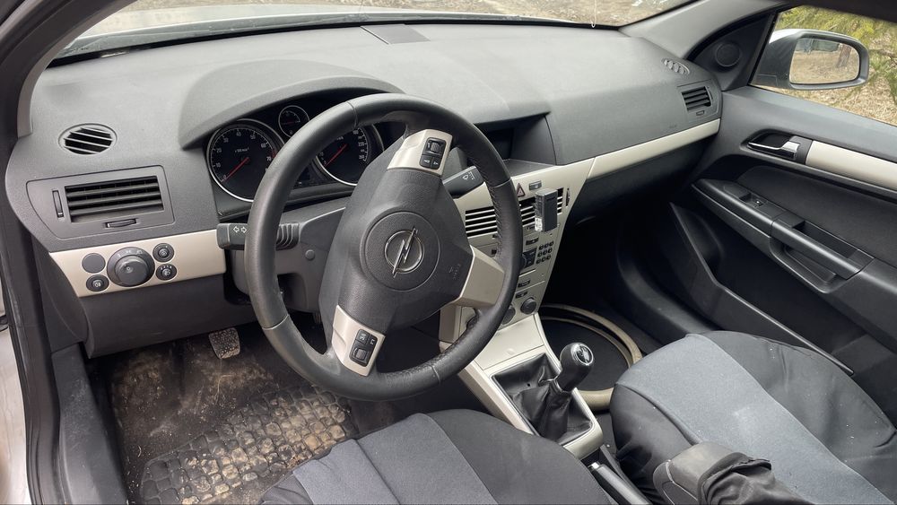 Opel Astra H 1.6 16v Z16XER saloon Опел Астра седан